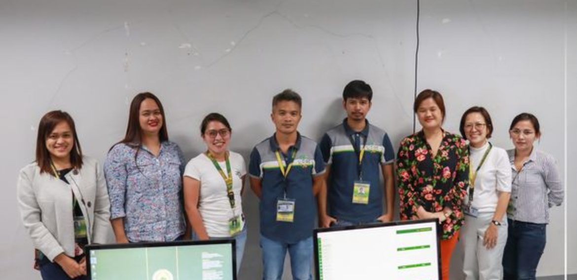 [𝗘𝗔𝗥𝗟𝗜𝗘𝗥 𝗧𝗢𝗗𝗔𝗬] Turnover and User’s Training of the ‘𝗢𝗻𝗹𝗶𝗻𝗲 𝗗𝗼𝗰𝘂𝗺𝗲𝗻𝘁 𝗥𝗲𝗾𝘂𝗲𝘀𝘁 𝗮𝗻𝗱 𝗠𝗼𝗻𝗶𝘁𝗼𝗿𝗶𝗻𝗴 𝗦𝘆𝘀𝘁𝗲𝗺’ for the Office of the University Registrar and Digital Transformation Office held at the College of Information Sciences and Computing.