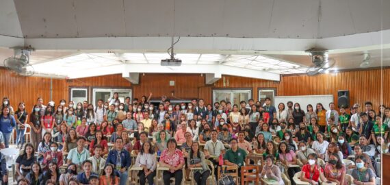 ARLIER TODAY] CEBREM organized a seminar on 𝗖𝗼𝗹𝗹𝗲𝗰𝘁𝗶𝗼𝗻𝘀-𝗯𝗮𝘀𝗲𝗱 𝗜𝗻𝘁𝗲𝗴𝗿𝗮𝘁𝗶𝘃𝗲 𝗦𝘆𝘀𝘁𝗲𝗺𝗮𝘁𝗶𝗰𝘀 𝗶𝗻 𝘁𝗵𝗲 𝗔𝗴𝗲 𝗼𝗳 𝗚𝗲𝗻𝗼𝗺𝗶𝗰𝘀 𝗮𝗻𝗱 𝗜𝗻𝗳𝗼𝗿𝗺𝗮𝘁𝗶𝗰𝘀 with 𝗗𝗿. 𝗝𝘂𝗻 𝗪𝗲𝗻 as resource speaker, a Research Scientist, and Curator of the National Museum of History, Smithsonian Institution, Washington DC, USA, February 8, 2023, at the CAS Audio-Visual Hall.