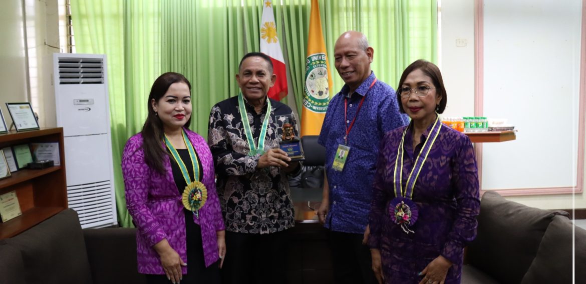[EARLIER TODAY] Guests of Honor from 𝗨𝗻𝗶𝘃𝗲𝗿𝘀𝗶𝘁𝗮𝘀 𝗪𝗮𝗿𝗺𝗮𝗱𝗲𝘄𝗮, 𝗕𝗮𝗹𝗶, 𝗜𝗻𝗱𝗼𝗻𝗲𝘀𝗶𝗮 conducted a 𝗦𝗲𝗺𝗶𝗻𝗮𝗿 𝗼𝗻 𝗟𝗮𝗻𝗴𝘂𝗮𝗴𝗲, 𝗚𝗲𝗻𝗱𝗲𝗿, 𝗮𝗻𝗱 𝗖𝗼𝗿𝗽𝘂𝘀 𝗟𝗶𝗻𝗴𝘂𝗶𝘀𝘁𝗶𝗰𝘀, February 7 at the CAS AV Hall.