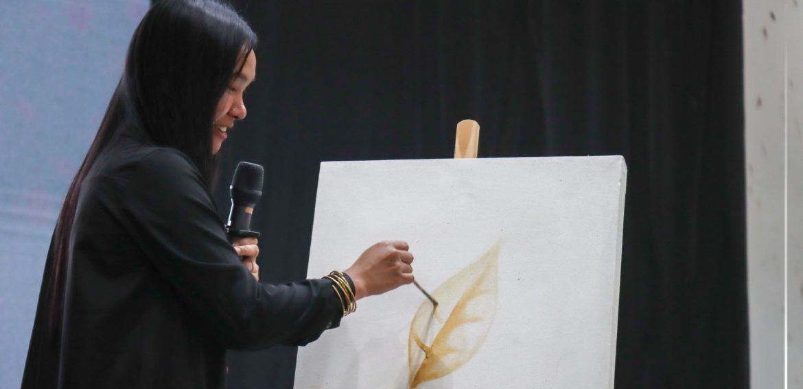 [EARLIER TODAY] Seminar-Workshop on Soil Painting “𝙏𝙝𝙚 𝙋𝙧𝙤𝙢𝙞𝙨𝙚 𝙤𝙛 𝙎𝙤𝙞𝙡: 𝙎𝙤𝙞𝙡 𝙋𝙖𝙞𝙣𝙩𝙞𝙣𝙜 𝙛𝙤𝙧 𝙩𝙝𝙚 𝙇𝙖𝙣𝙙 𝙤𝙛 𝙋𝙧𝙤𝙢𝙞𝙨𝙚” by Salima Saway as part of 𝗖𝗠𝗨 𝗣𝗥𝗜𝗢 𝗚𝗶𝘃𝗲𝘀 𝗟𝗢𝗩𝗘 𝘆𝗲𝗮𝗿 𝟯 and in celebration of the 𝗡𝗮𝘁𝗶𝗼𝗻𝗮𝗹 𝗔𝗿𝘁𝘀 𝗠𝗼𝗻𝘁𝗵 at the University Convention Center.𝙎𝙖𝙡𝙞𝙢𝙖 𝙎𝙖𝙬𝙖𝙮 is a 𝘛𝘢𝘭𝘢𝘢𝘯𝘥𝘪𝘨 artist internationally known for her soil paintings. She is the owner and curator of the 𝘉𝘢𝘭𝘢𝘺 𝘉𝘶𝘨𝘵𝘢 𝘗𝘢𝘯𝘨𝘶𝘬𝘪𝘭𝘢𝘯 Art Gallery.