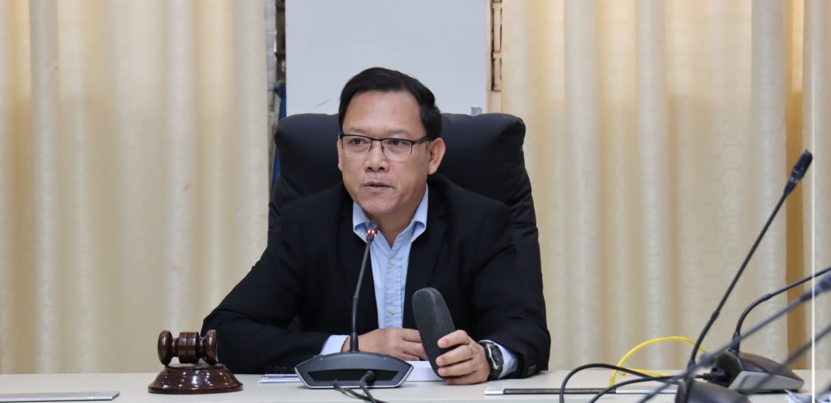 Holds the first Administrative Council Meeting