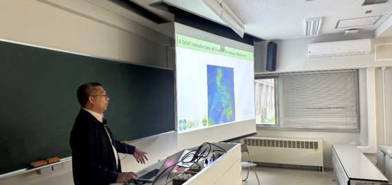 CMU professor delivers special lecture at Hokkaido University