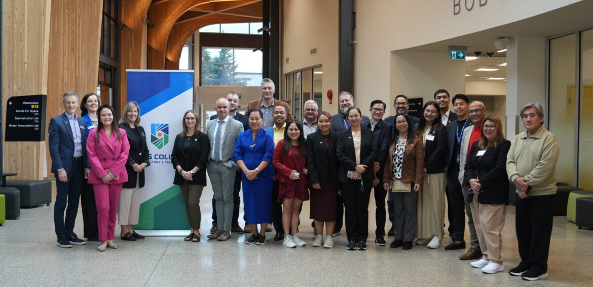CMU joins British Columbia Int’l Edu Week, visits Inst in Canada