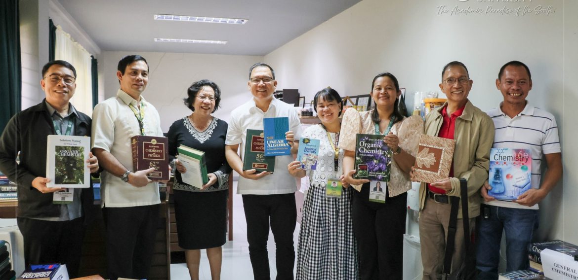 CMU receives book donation from UC-Department of Chemistry-CMU receives book donation from University of Cincinnati