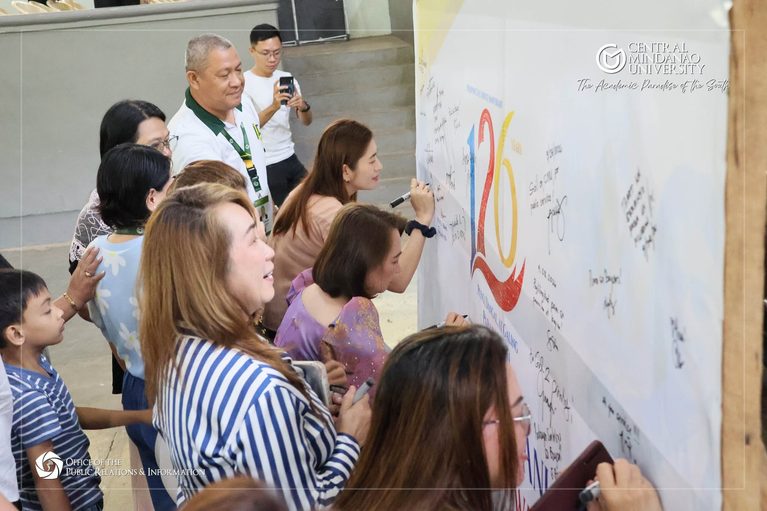 CMU employees reaffirm public service commitment through Lingkod Bayani Wall signing